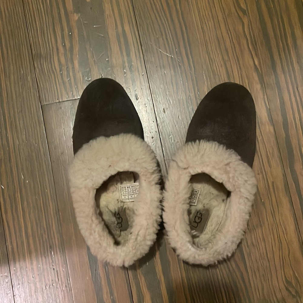 Ugg slippers - Picture 2 of 4